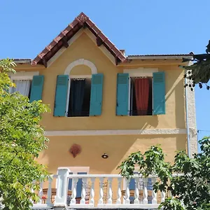 https://1001-ocres.fr-provencehotel.com