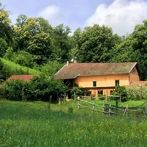Couette-café De Planaise, Saint-Jean-d'Avelanne